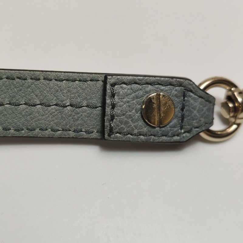 Chloe Faye小號牛皮翻毛皮純色鏈條扣飾斜挎包單肩包-10