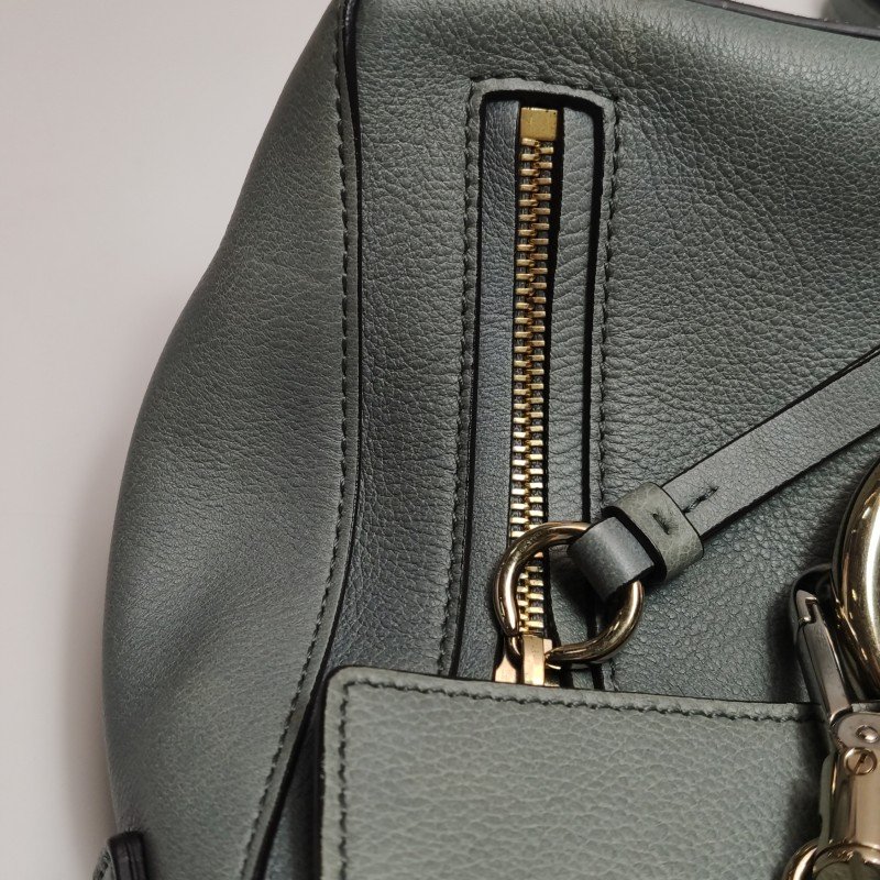 Chloe Faye小號牛皮翻毛皮純色鏈條扣飾斜挎包單肩包-20