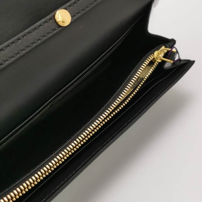 Burberry Henley牛皮純色字母Logo斜挎包單肩包-6