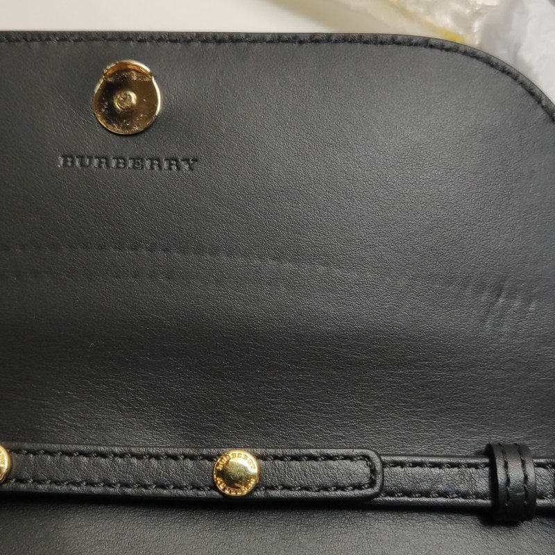 Burberry Henley牛皮純色字母Logo斜挎包單肩包-14