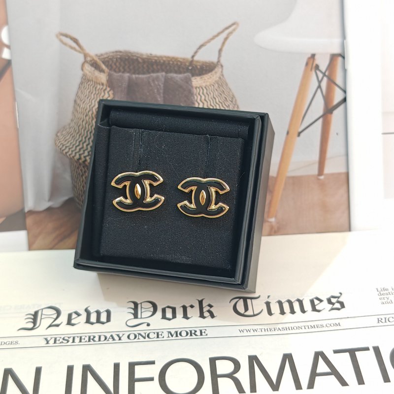 Chanel 黑色立體雙C 耳釘-2