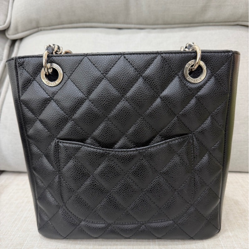 香奈兒 CHANEL PST Petite Shopping Tote CC Logo 荔枝牛皮肩背 托特包 黑銀-6