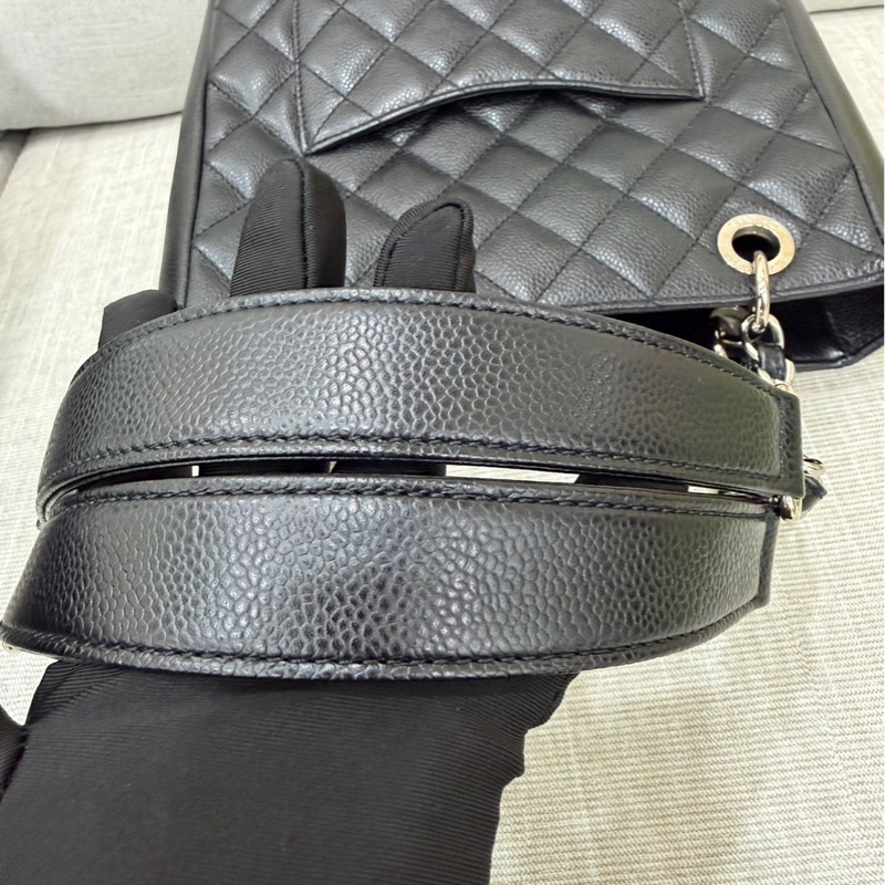 香奈兒 CHANEL PST Petite Shopping Tote CC Logo 荔枝牛皮肩背 托特包 黑銀-17