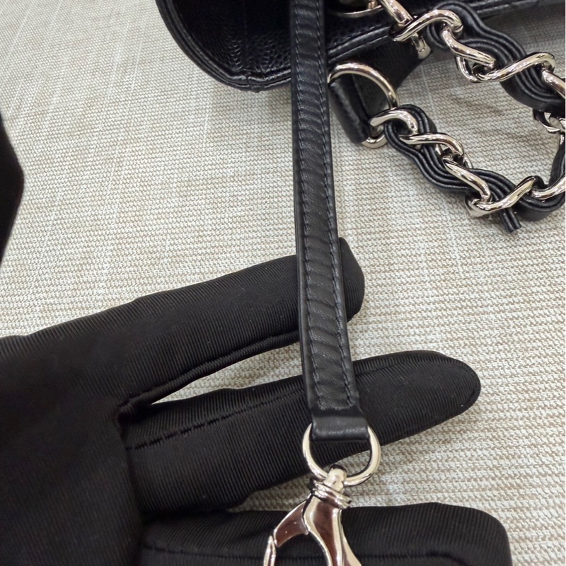 香奈兒 CHANEL PST Petite Shopping Tote CC Logo 荔枝牛皮肩背 托特包 黑銀-25