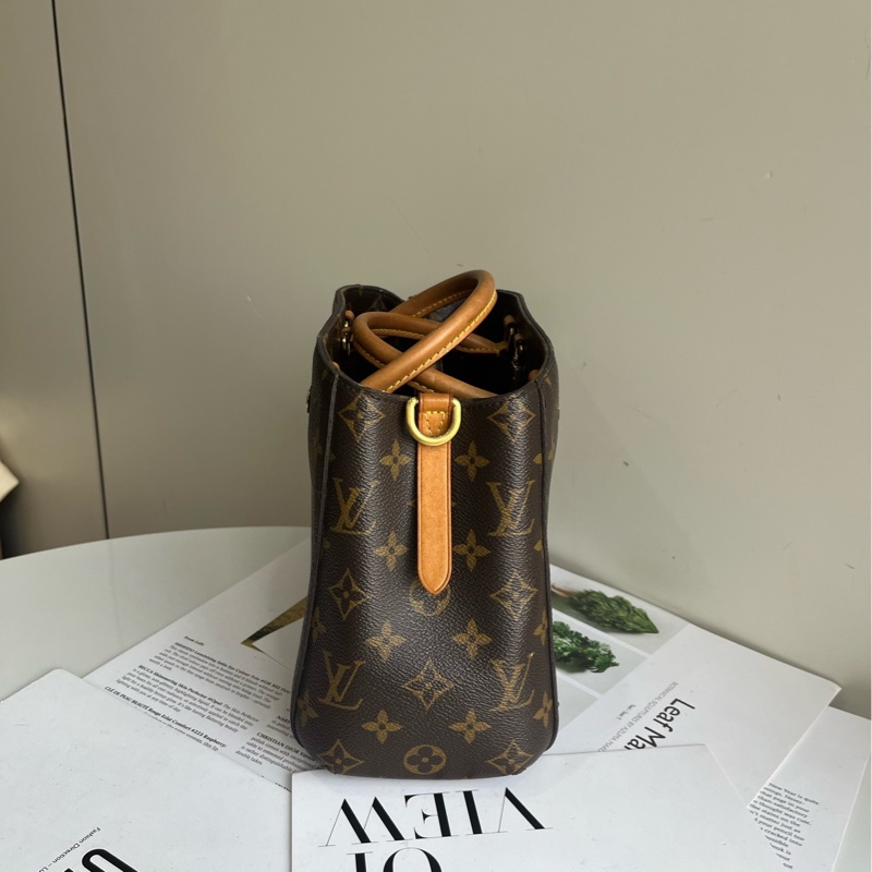 lv/路易威登 蒙田bb 手提單肩斜挎包  成色；98新  型號；M41055  尺寸；29*2-2