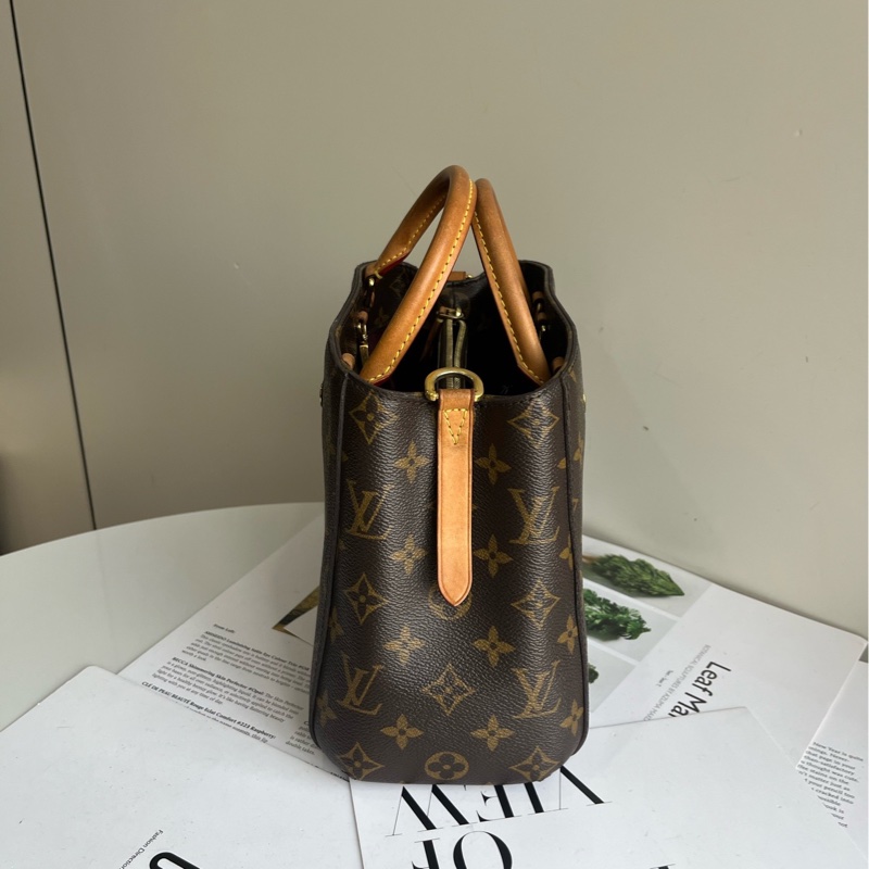 lv/路易威登 蒙田bb 手提單肩斜挎包  成色；98新  型號；M41055  尺寸；29*2-3