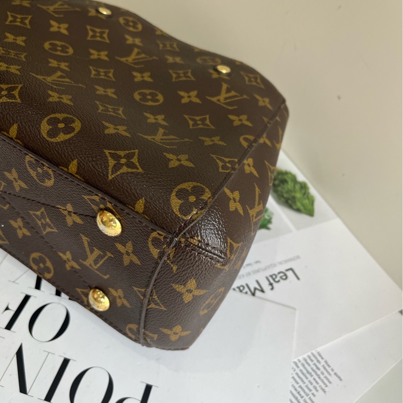lv/路易威登 蒙田bb 手提單肩斜挎包  成色；98新  型號；M41055  尺寸；29*2-4