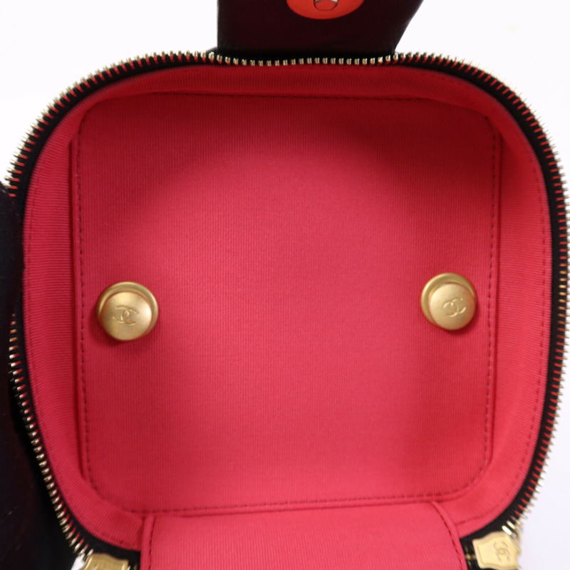 CHANEL 牛皮皮革Vanity Case金扣鏈帶手挽肩背兩用袋-11