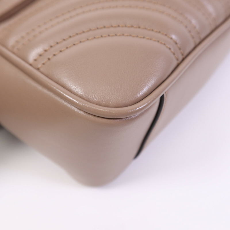 GUCCI 牛皮皮革GG Marmont金扣肩背袋-5