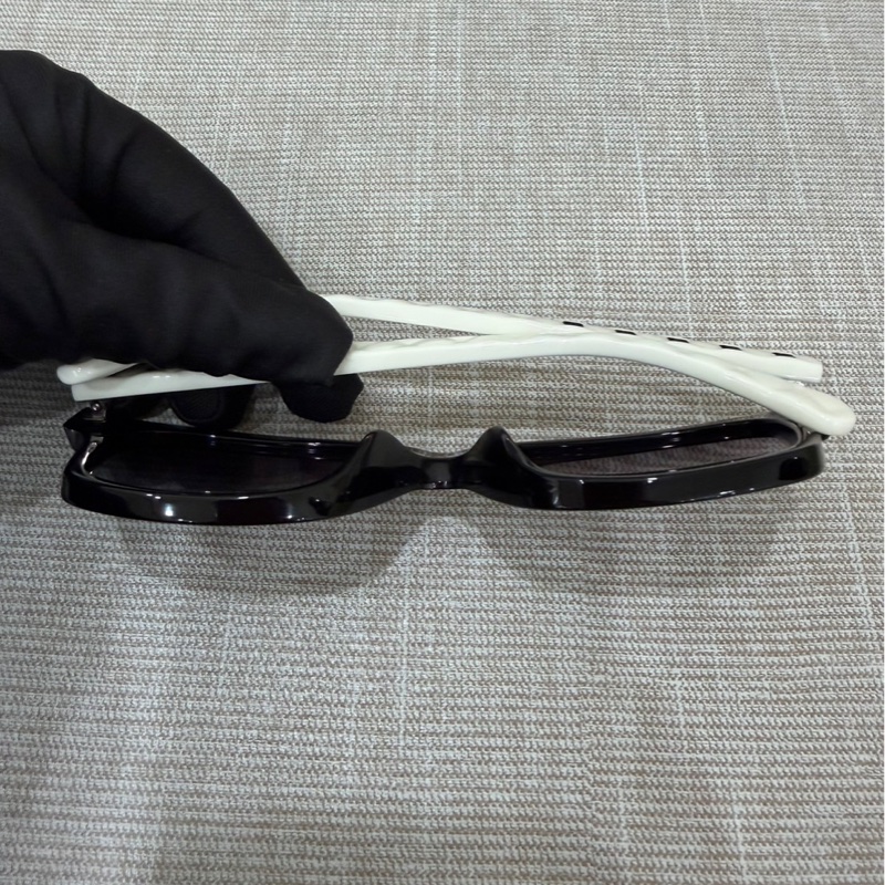 香奈兒 菱格紋連排Logo熊貓🐼墨鏡-11