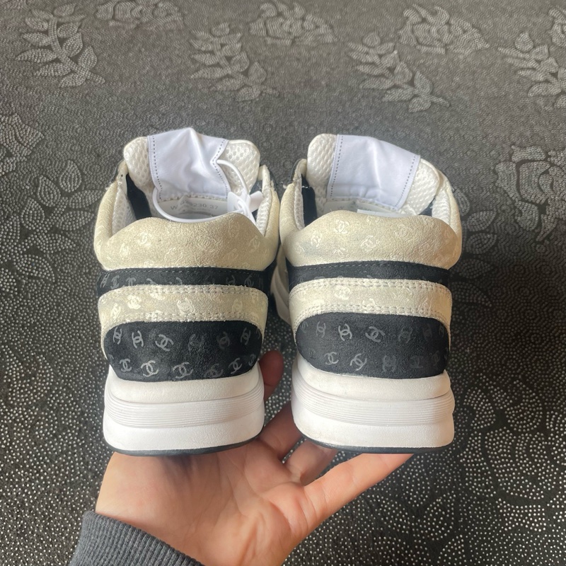 01865 chanel黑白滿印運動鞋37碼無盒，98新-2