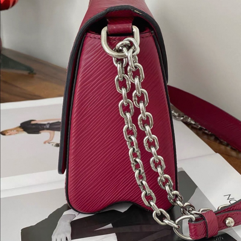Louis Vuitton • Twist 玫紅色水波紋 Epi 鏈條包 中號-4