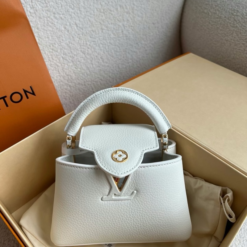 ෆ LV Capucines East-West Mini高訂款✨白月光-3