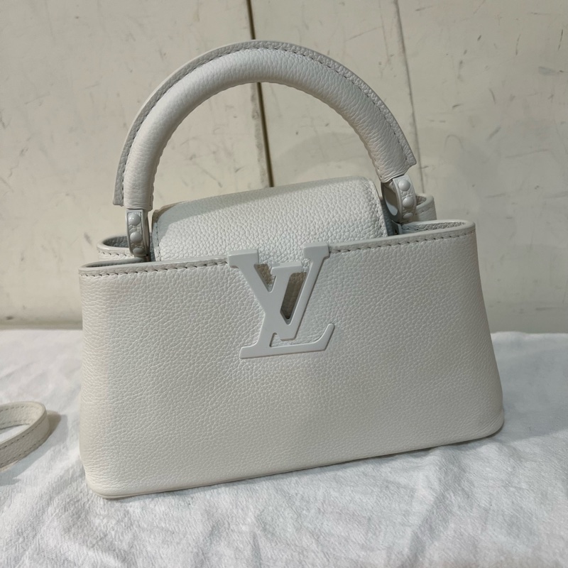 ෆ LV Capucines East-West Mini高訂款✨白月光-10