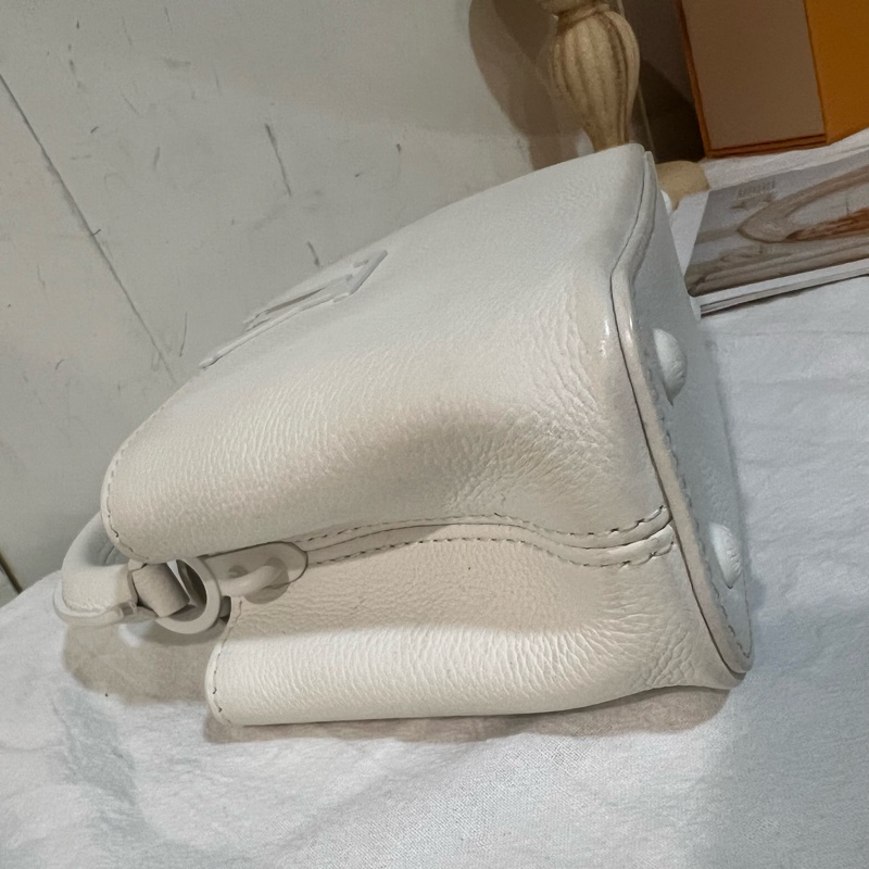 ෆ LV Capucines East-West Mini高訂款✨白月光-17