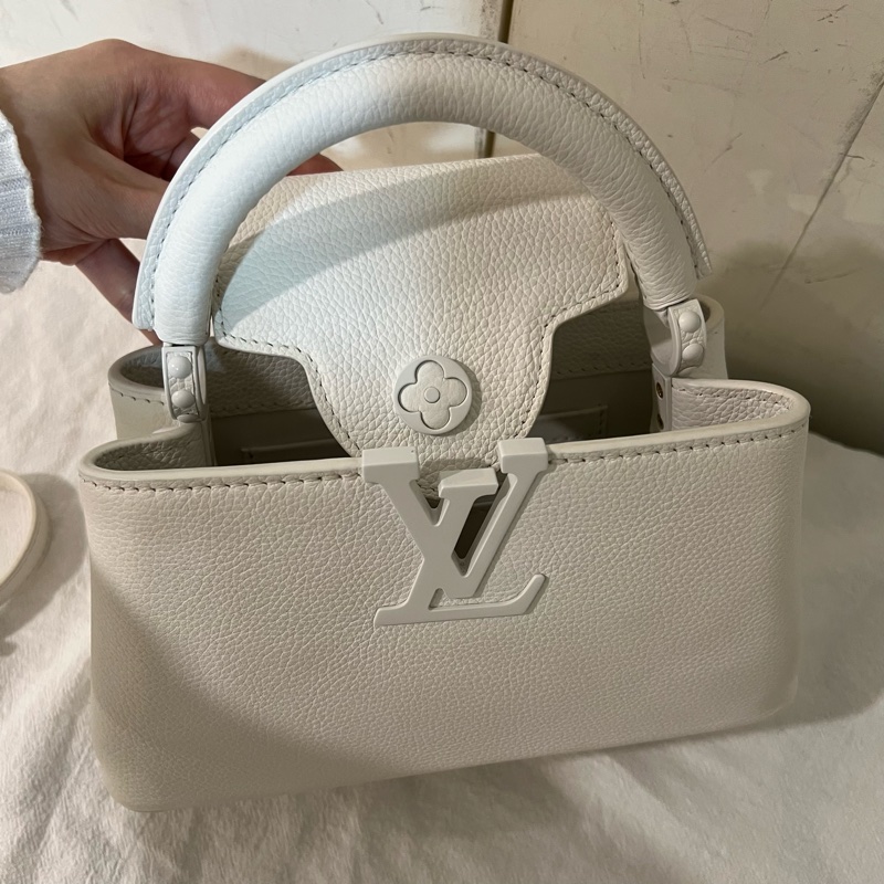 ෆ LV Capucines East-West Mini高訂款✨白月光-22