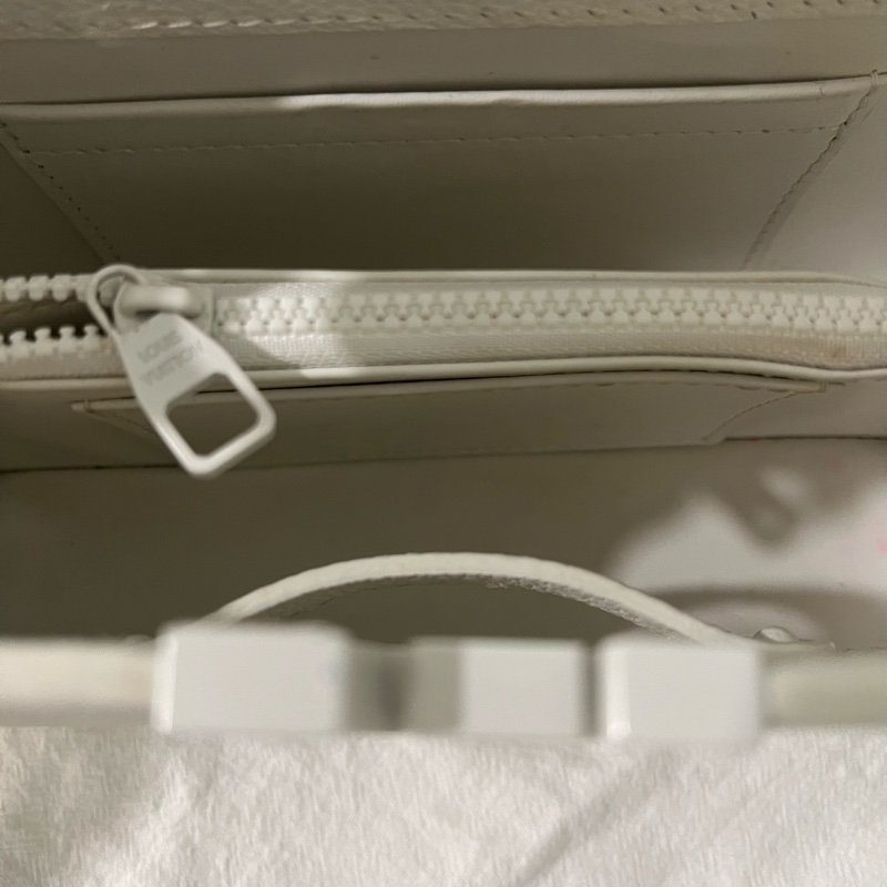 ෆ LV Capucines East-West Mini高訂款✨白月光-25