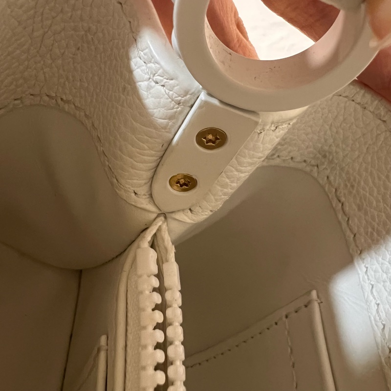 ෆ LV Capucines East-West Mini高訂款✨白月光-26