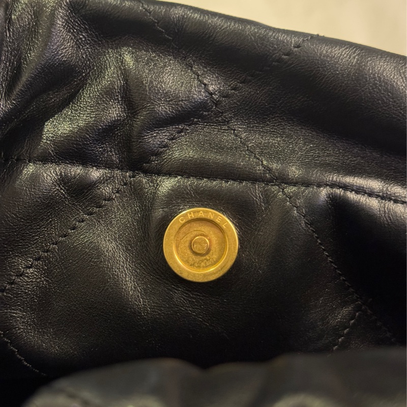 近全新! 台灣購證 Chanel 22 bag 黑金小號-18