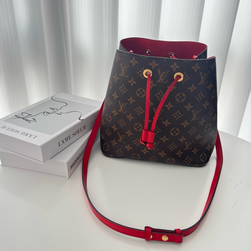 LV NEONOE 紅水桶 棕色拼紅色 老花 塗層帆布拼牛-0