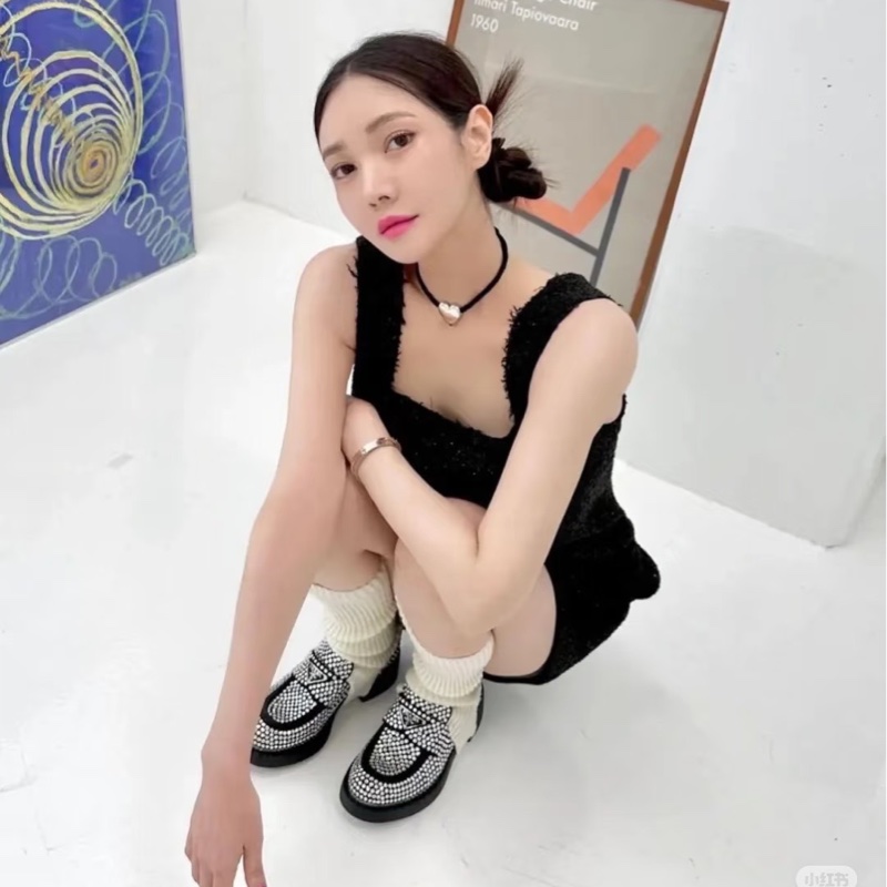 Prada 普拉達 閃鑽三角標樂福鞋-3