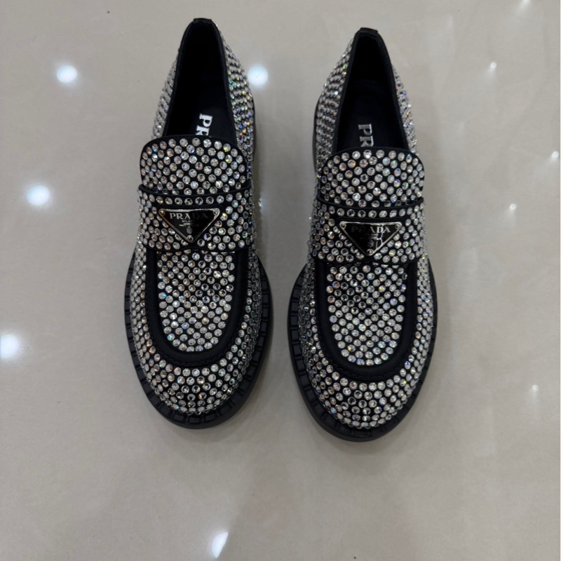 Prada 普拉達 閃鑽三角標樂福鞋-7