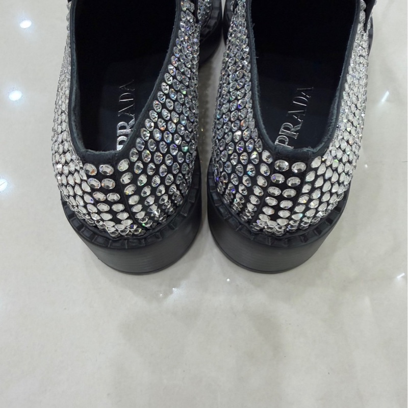 Prada 普拉達 閃鑽三角標樂福鞋-9