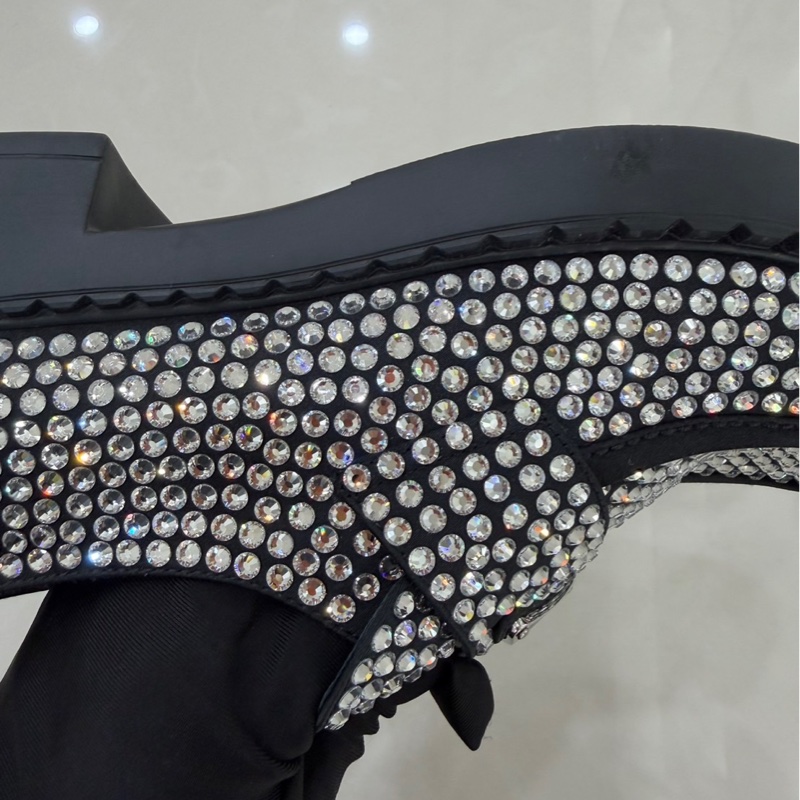 Prada 普拉達 閃鑽三角標樂福鞋-27