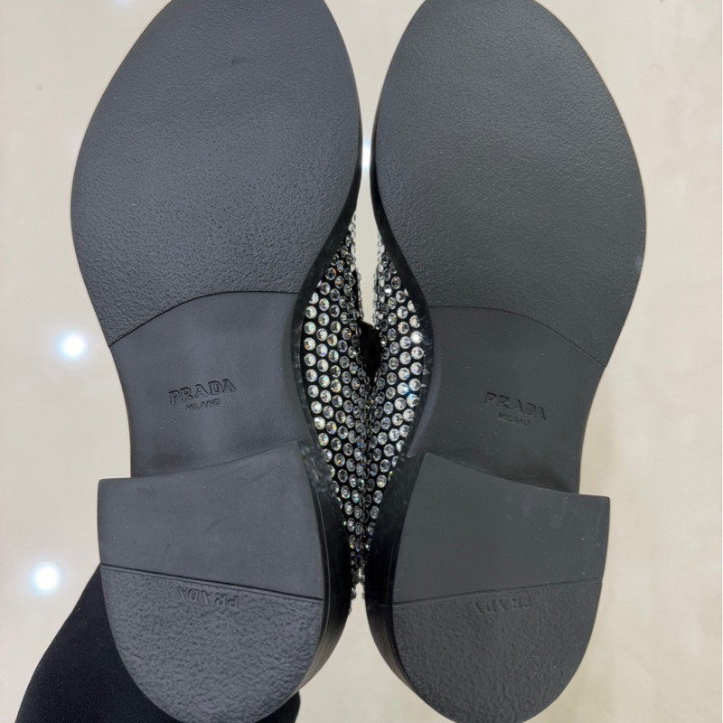 Prada 普拉達 閃鑽三角標樂福鞋-31