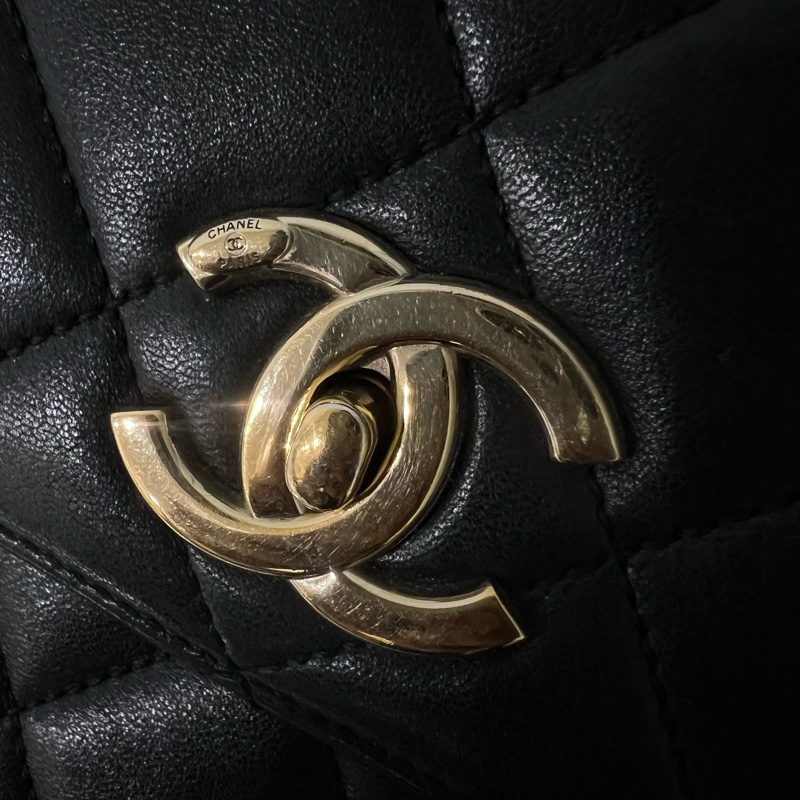 ෆ Chanel Trendy CC-8