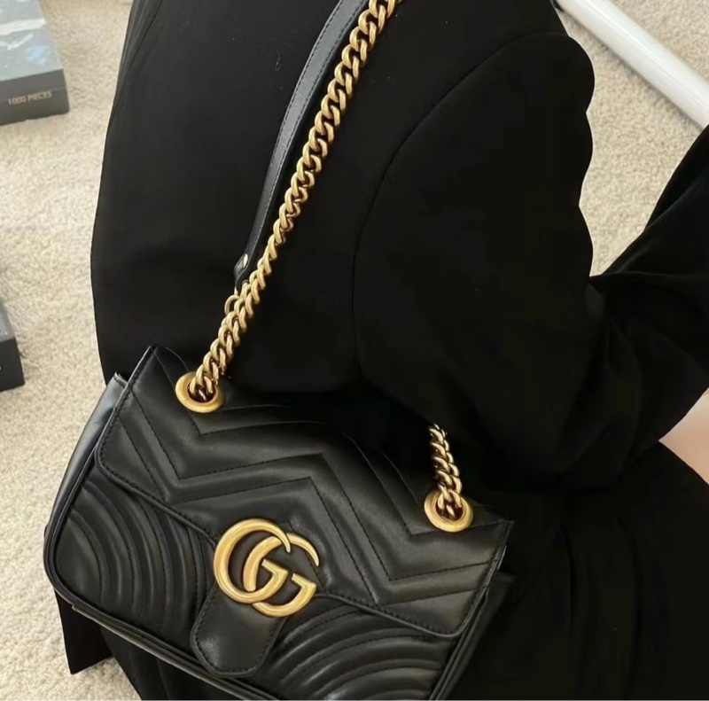 🖤黑金Mormont Gucci黑金牛皮馬孟下蓋側背包446744-0