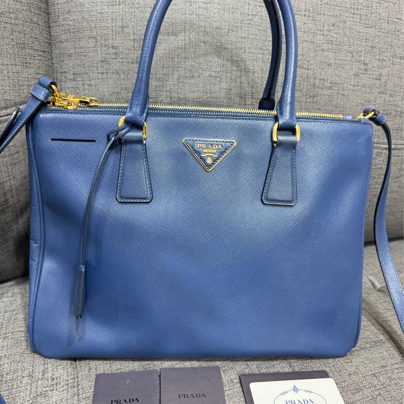 Prada藍色殺手包-0