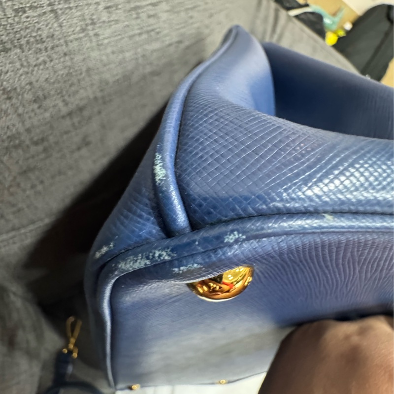 Prada藍色殺手包-53