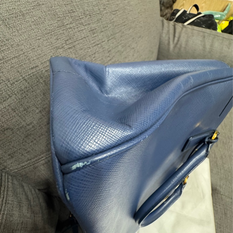 Prada藍色殺手包-54