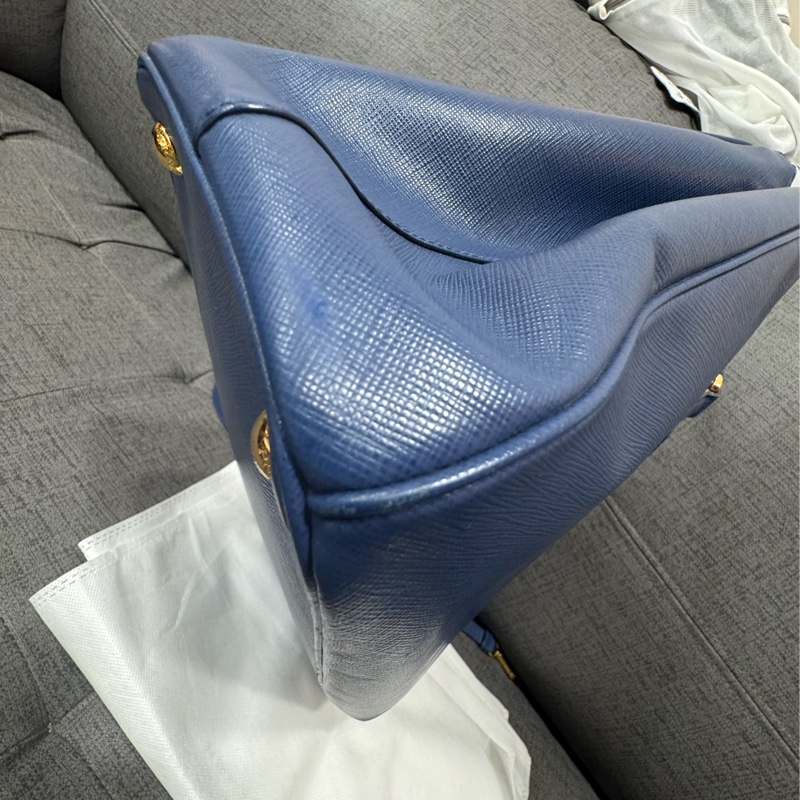 Prada藍色殺手包-56