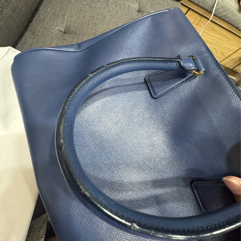 Prada藍色殺手包-58