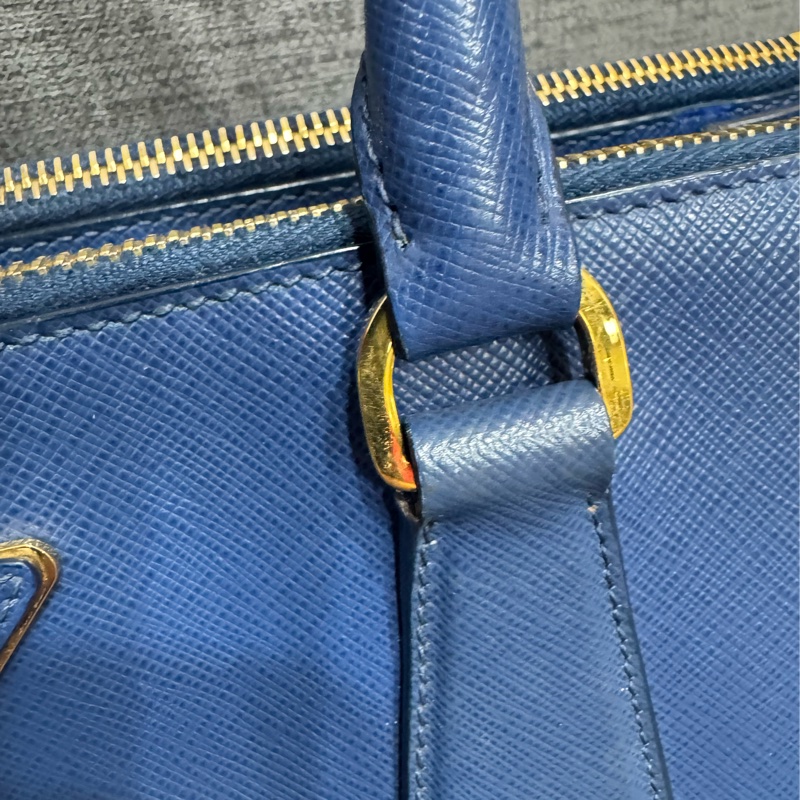 Prada藍色殺手包-67