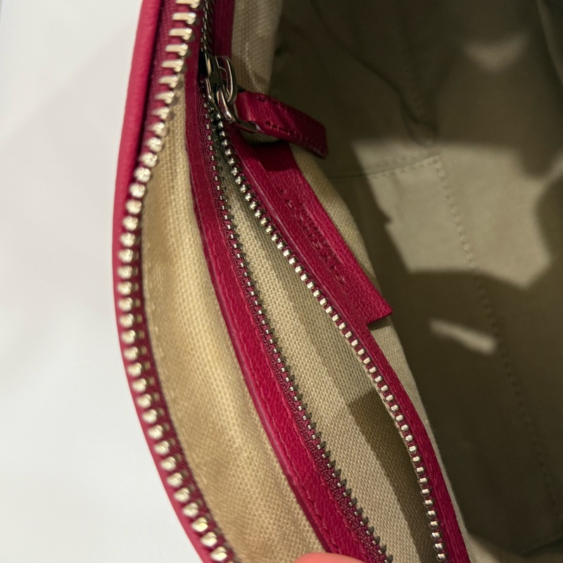 Givenchy 紀梵希桃紅色肩背包-15