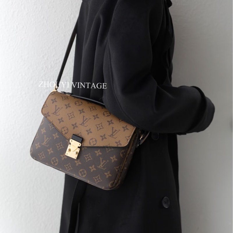 🥨路易威登郵差包LV原花雙色下蓋Pochette Metis郵差包M44876-3