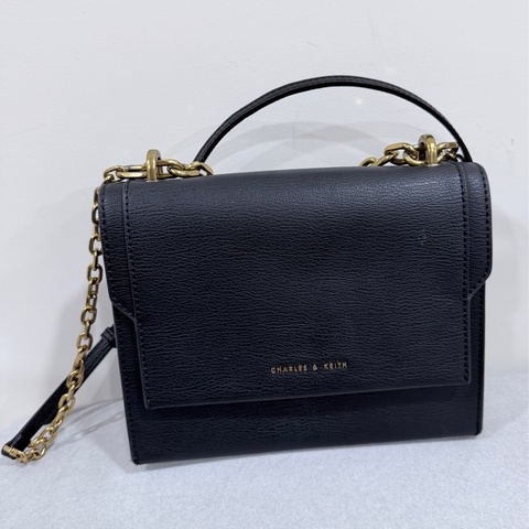 CHARLES & KEITH 鏈條包／手提包