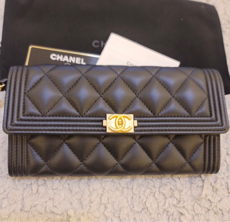 chanel boy長夾 黑金系列-5