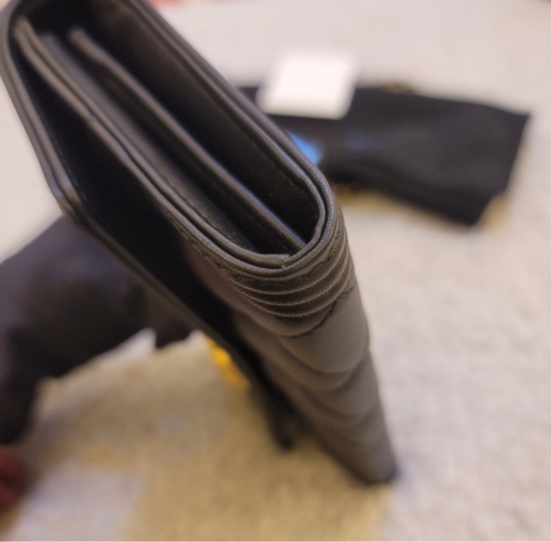 chanel boy長夾 黑金系列-13