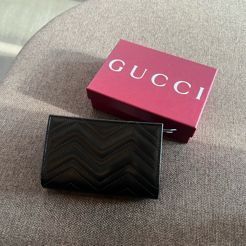 📢全新 新款Gucci GG Marmont 縫紉紋兩折牛皮中夾 正品-1