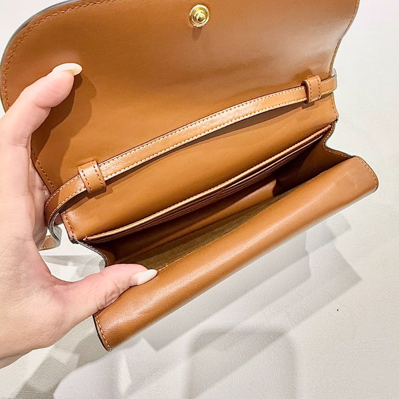 CELINE - 凱旋門老花 WOC 信封包-11