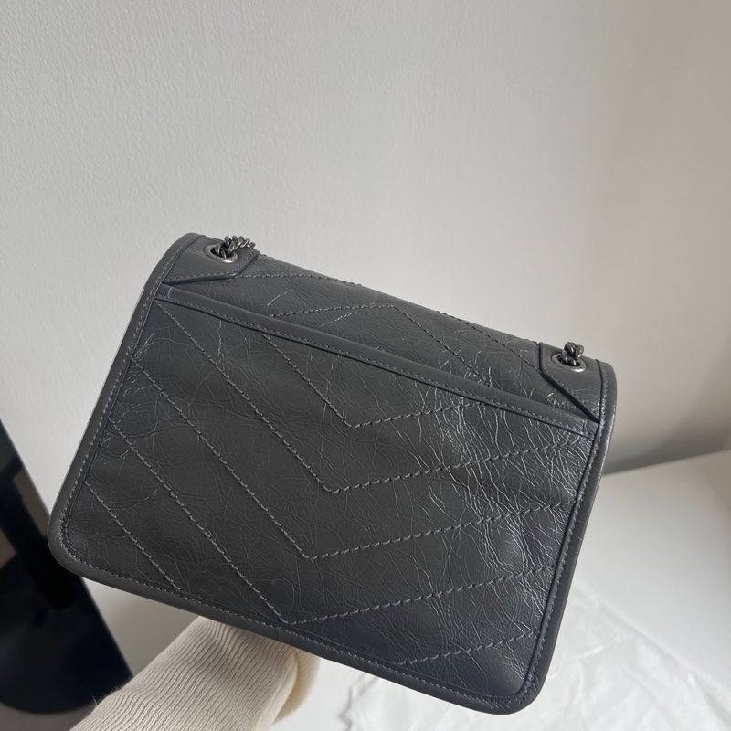 ✨Saint Laurent YSL Niki灰色小號 99新🩶-8