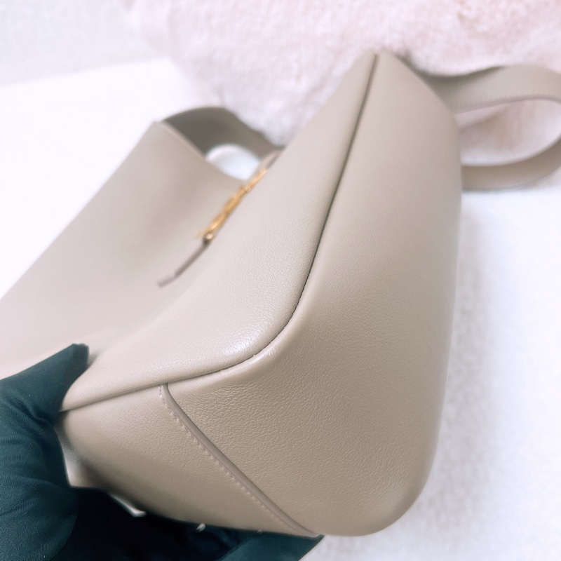 YSL le5a7 hobo 小號大象灰肩背包-5
