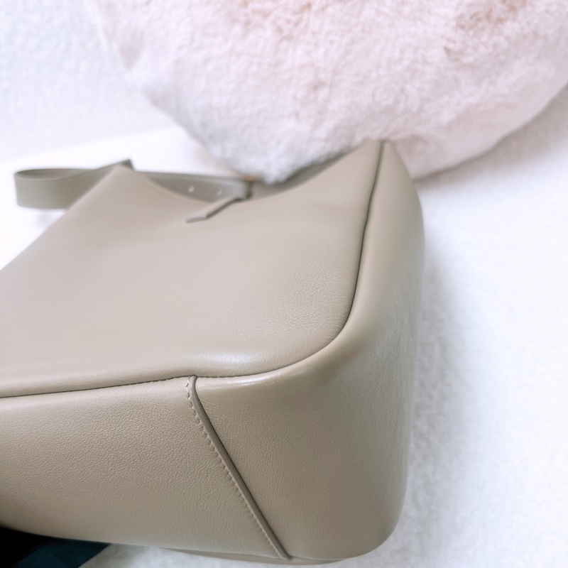 YSL le5a7 hobo 小號大象灰肩背包-9