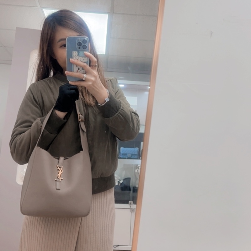 YSL le5a7 hobo 小號大象灰肩背包-16