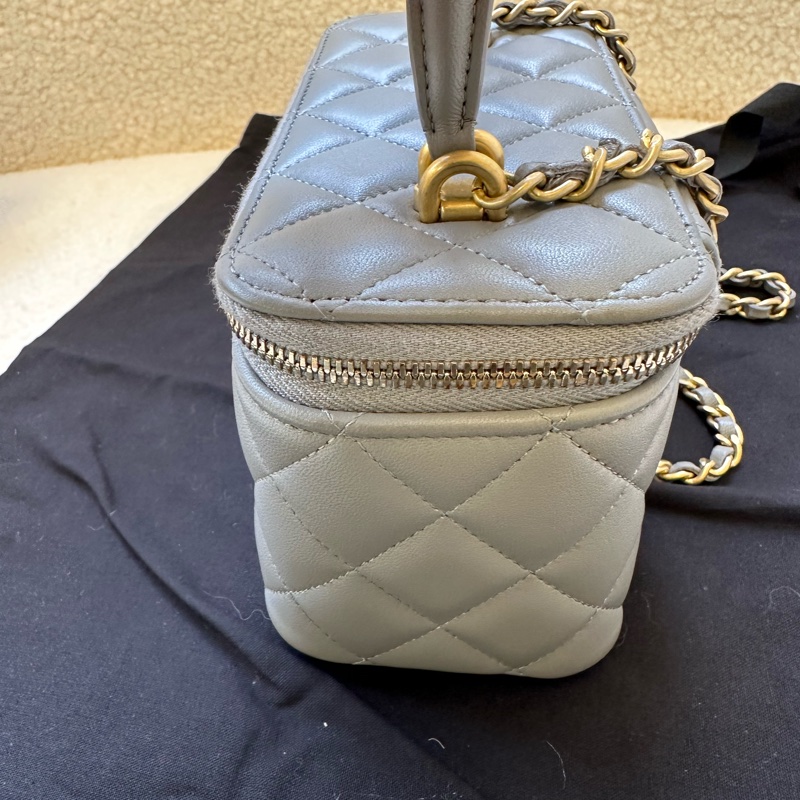 Chanel 香奈兒 手柄化妝盒 灰色金扣 芯片款  尺寸：16×9×8cm-8