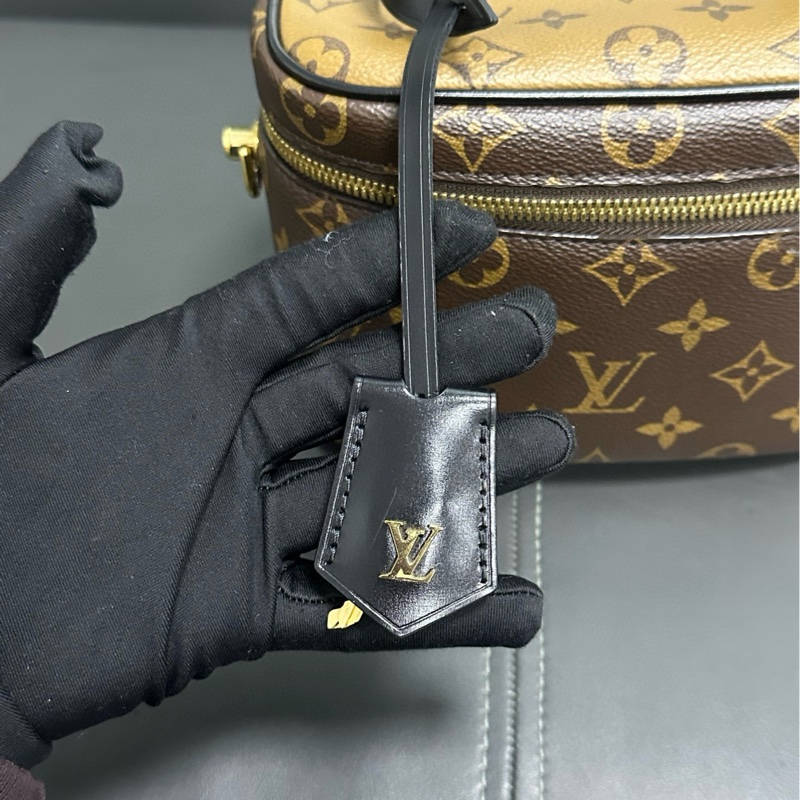 Lv Vanity Case 老花化妝盒-21